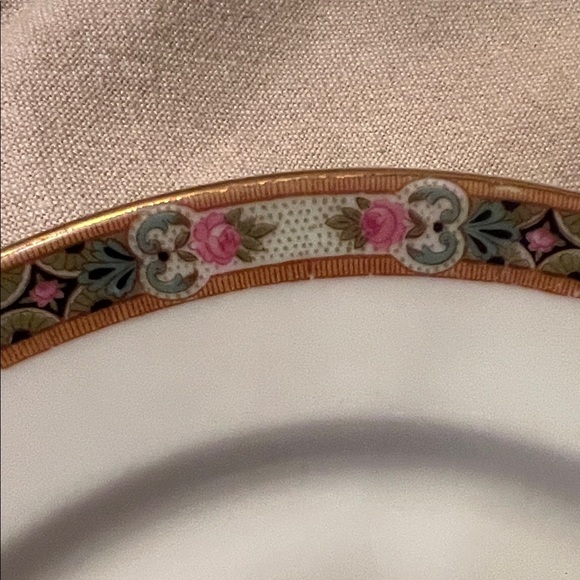 White Dinner Plate - Picture 10 of 10